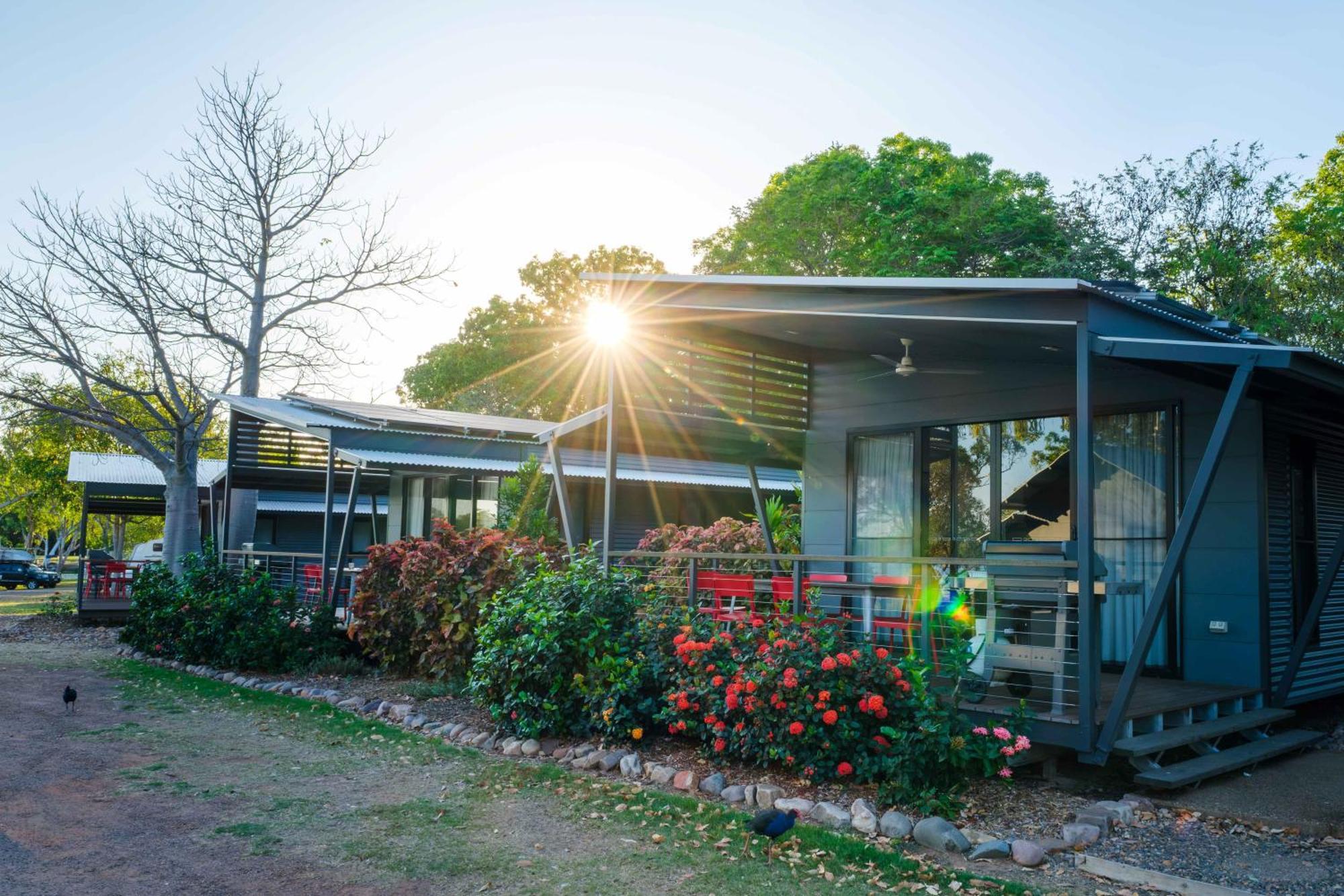 Kimberleyland Waterfront Holiday Park Кунунарра Экстерьер фото